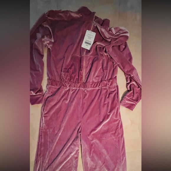 NWT! Fabletics Velour Zip-Up Wide Leg Onesie - Picture 4 of 9